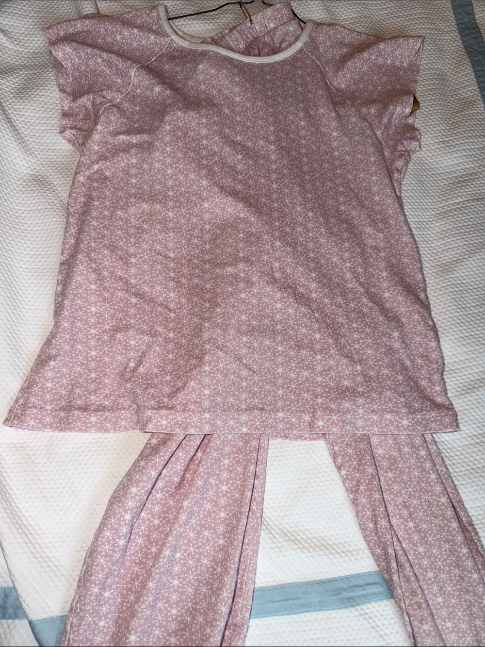 Girls Lila and Hayes pink snowflake pajama pants set, GUC, size 12